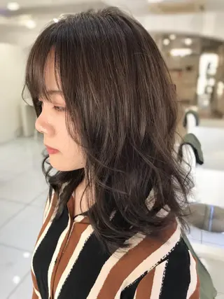 セミロング カラー パーマ ヘアアレンジ メンズ キッズ ネイル マツエク・マツパ 30代からの上質な ヘアケア  大西のヘアスタイル
