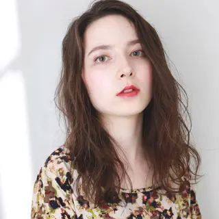 セミロング カラー パーマ 🪐脱白髪染め 🪐松尾菜々美のヘアスタイル
