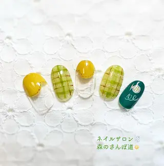 ネイル ショートネイル 森のさんぽ道のネイルデザイン