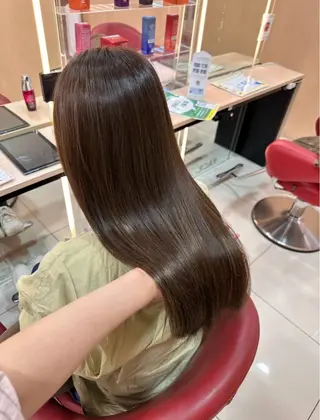 ロング 赤み消し艶カラー・ 透明感カラー×美髪のヘアスタイル