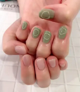 ネイル 成瀬 妃生路のヘアスタイル