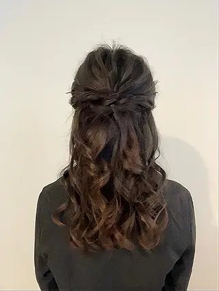 ロング 倉地 更彩のヘアスタイル