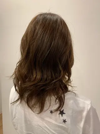 ミディアム カラー 多田 彩香のヘアスタイル