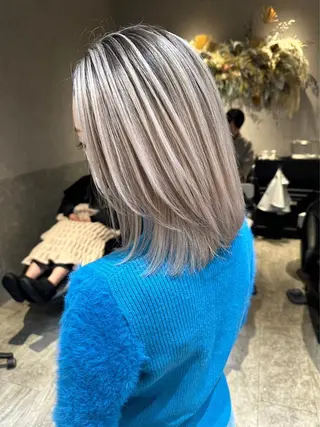 ロング カラー Lond Le'a /ハイトーンカラーのヘアスタイル