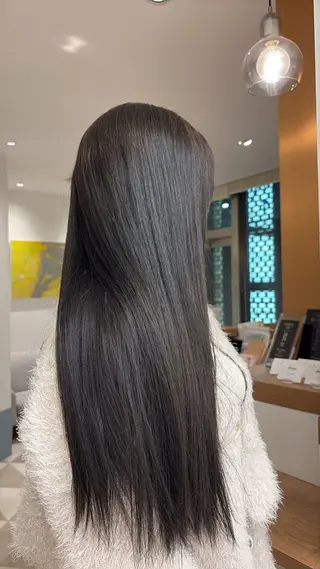 カラー anji /ハイトーン・パーマのヘアスタイル