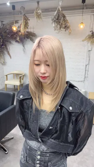 セミロング いちかわ ことねのヘアスタイル