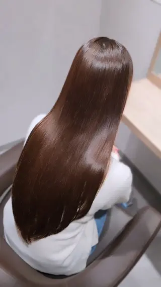 ロング 縮毛矯正をしている人 のためのカラーのヘアスタイル