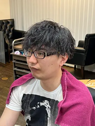 ショート パーマ メンズ 二本木 秀成のヘアスタイル