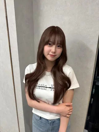 ロング カラー 🎀透明感カラー 𝐂𝐇𝐈𝐒𝐀のヘアスタイル