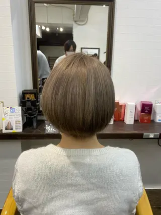 ショート カラー 🎀艶ブリーチカラー 🎀Fan.🎀秋山のヘアスタイル
