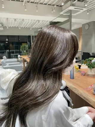 ロング カラー ハイトーンカラー/ ダブルカラー/EMIのヘアスタイル