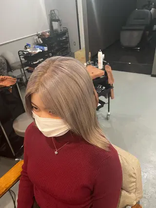 ミディアム 艶髪/ハイトーン Sherryのヘアスタイル