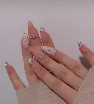 ネイル HIN NAILのネイルデザイン