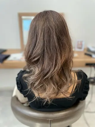 ロング カラー やまこし 美裕樹のヘアスタイル