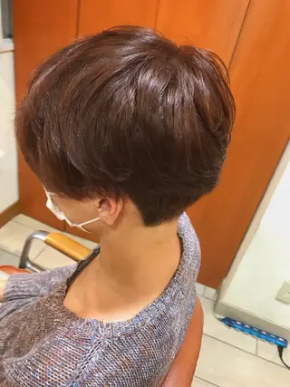 ショート カラー 🪐脱白髪染め 🪐松尾菜々美のヘアスタイル