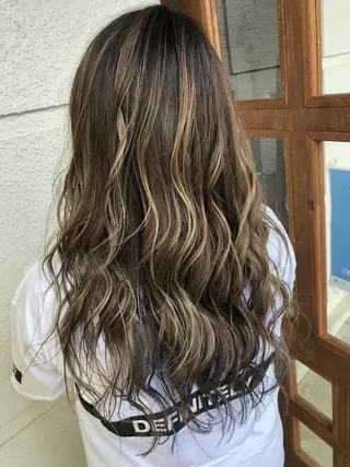 ロング カラー レイヤーカット匠 イソザキノリユキのヘアスタイル
