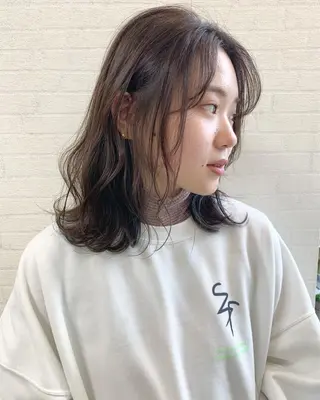 ミディアム カラー 立川 奈那子のヘアスタイル
