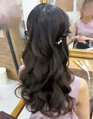 ヘアアレンジ セットサロンCURE 🩵あんみのマツエク・マツパデザイン