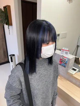 ミディアム 手塚 麗のヘアスタイル