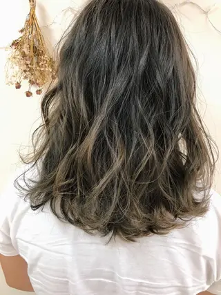 セミロング カラー タナカ タクヤのヘアスタイル