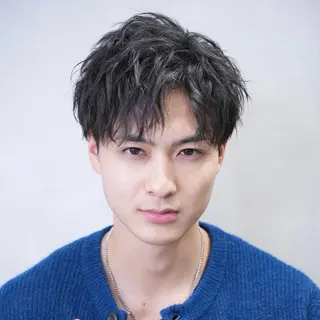 ショート パーマ 稲村侑斗ダウンパーマ メンズパーマのヘアスタイル