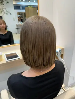 ミディアム カラー ハイトーンレイヤー 顔まわりSOTAのヘアスタイル