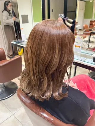 ミディアム カラー 透け感カラー🌿 小島 りなのヘアスタイル