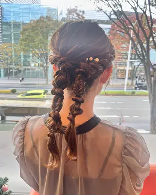ロング ヘアアレンジ toiro／ fuminaのヘアスタイル
