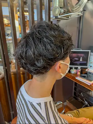 ショート パーマ メンズ 佐藤 美聡のヘアスタイル