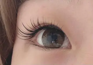 マツエク・マツパ 菊地 真優のヘアスタイル