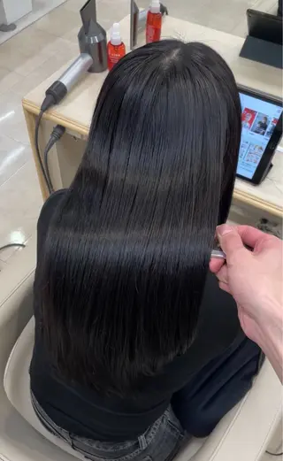 ロング カラー シャドウパーマ／骨格 矯正カット　トモキのヘアスタイル
