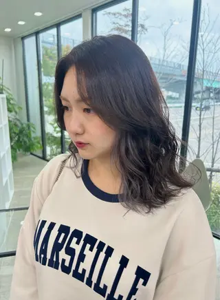 ミディアム カラー suehiro yunaのヘアスタイル