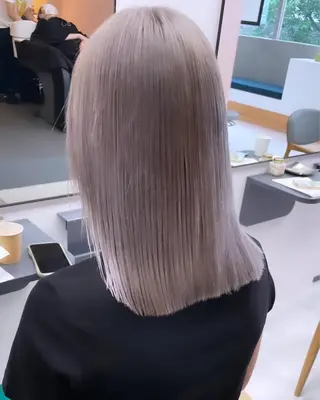 ミディアム カラー 🦋うる艶透明感ヘア 今井達也のヘアスタイル