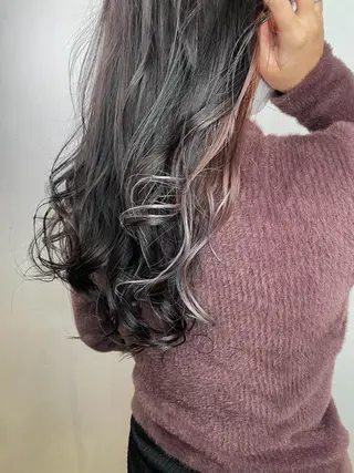 ロング ＿WHITE鳳店 アンダーバーホワイトのヘアスタイル