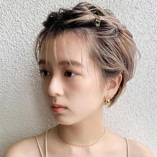 ショート カラー ヘアアレンジ 韓国ヘア /男女☘️ 細江 美紅のヘアスタイル