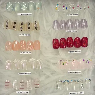 ネイル パーツたくさん🍓 SUMIのネイルデザイン
