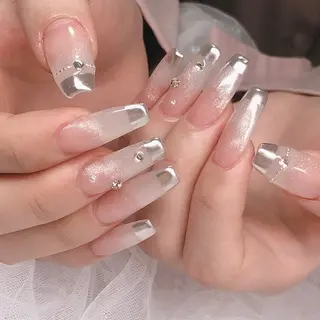 ロング ハク キのネイルデザイン