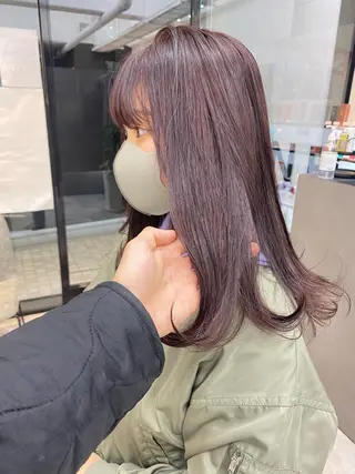 セミロング カラー ヘアアレンジ 韓国🇰🇷レイヤー カットオリーブカラーのヘアスタイル
