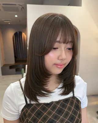 ミディアム MIYU透明感カラー ブリーチなしWカラーのヘアスタイル