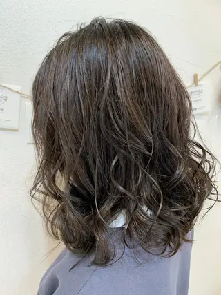 ミディアム トレンドパーマ 加藤菜月のヘアスタイル