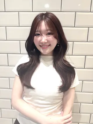 ロング カラー costes 今井芽依のヘアスタイル