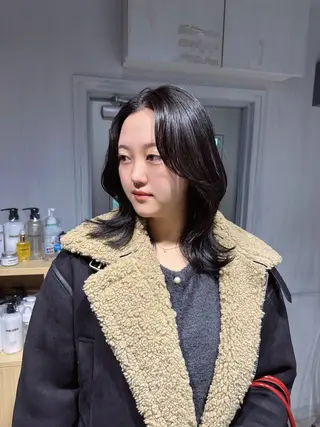 ミディアム カラー NANAMI🩵 大人可愛い韓国ヘアのヘアスタイル