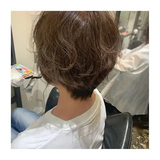 ショート カラー UMEDA FIGAROのヘアスタイル