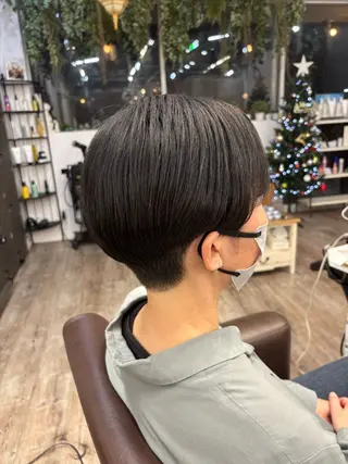 ショート soleil by ailes所属・Yunoka/切りっ ぱなし/顔まわりのヘアスタイル