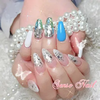 ネイル Queenie 🦋のネイルデザイン