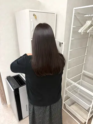 ロング カラー 炭屋 波音のヘアスタイル