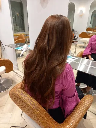 カラー ロング ヒジオカ リナのヘアスタイル