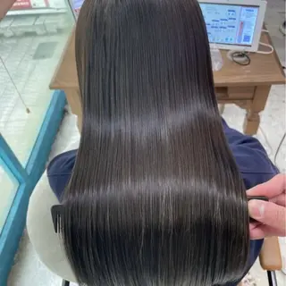 ロング 🩶韓国ツヤ髪🩶 透明感カラー🇰🇷のヘアスタイル