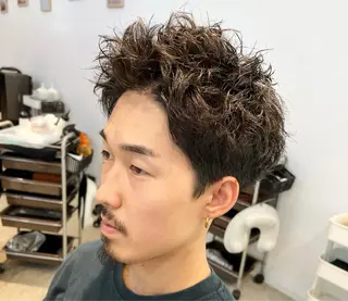 ショート パーマ メンズ 服部 雄輝のヘアスタイル