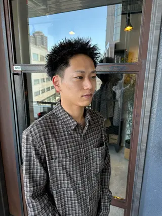 ショート パーマ メンズ 俵 知広のヘアスタイル